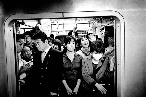 American Photo: Shoot Now, Think Later: Hiroyuki Ito Rediscovers Japan